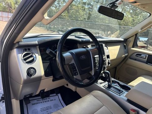 Used 2017 Ford Expedition Limited w/ Equipment Group 301A AWD/4WD image 15