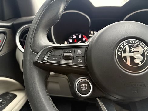 Used 2021 Alfa Romeo Stelvio Ti image 17