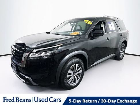 Used 2023 Nissan Pathfinder SL AWD/4WD image 5