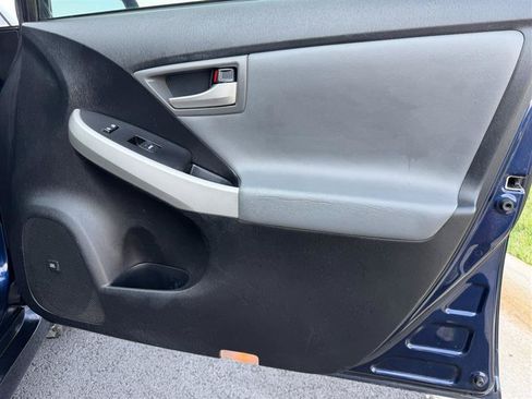 Used 2015 Toyota Prius Five w/ Advanced Technology Package FWD image 43