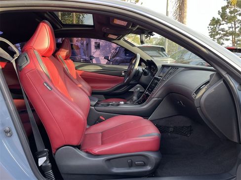 Used 2022 INFINITI Q60 Red Sport 400 w/ Carbon Fiber Package image 28