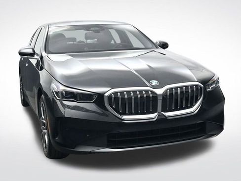 New 2026 BMW 530i xDrive w/ Premium Package AWD/4WD image 11