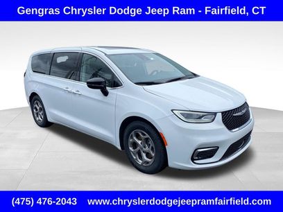 Certified 2024 Chrysler Pacifica Limited