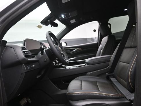 New 2026 Chevrolet Traverse High Country image 14