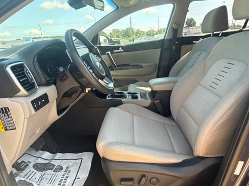 Used 2020 Kia Sportage LX w/ LX Popular Package AWD/4WD image 11