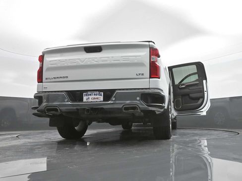 Used 2023 Chevrolet Silverado 1500 LTZ w/ LTZ Convenience Package II AWD/4WD image 46