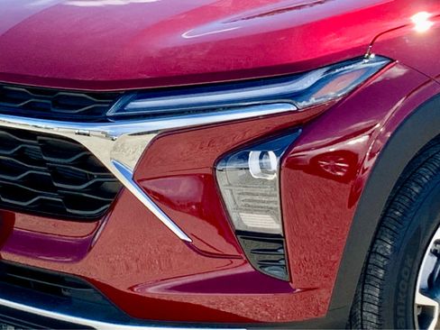 New 2025 Chevrolet Trax LT w/ Driver Confidence Package image 15