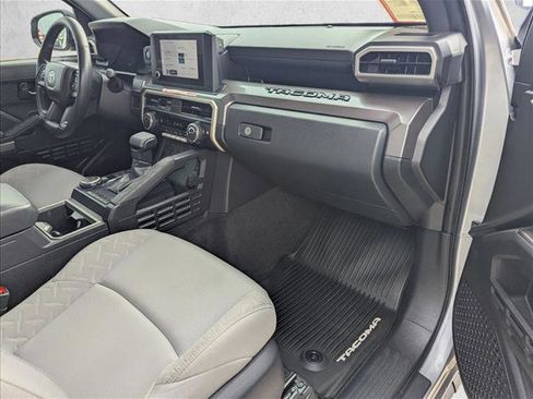 Certified 2025 Toyota Tacoma SR5 image 19