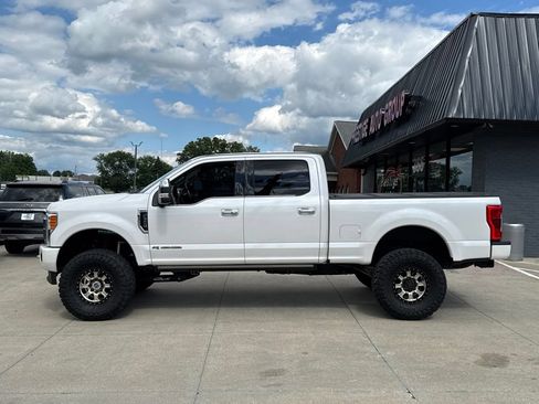 Used 2019 Ford F350 Platinum w/ Platinum Ultimate Package AWD/4WD image 3
