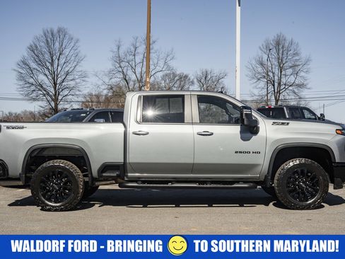 Used 2025 Chevrolet Silverado 2500 LT w/ Trail Boss Package image 3