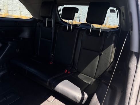 Used 2019 Toyota Highlander SE w/ Carpet Mat Package (TMS) FWD image 18