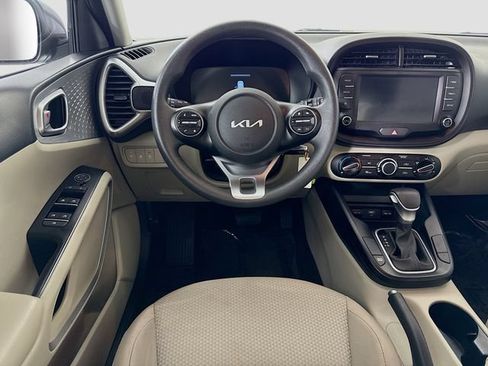 Used 2025 Kia Soul LX FWD image 20