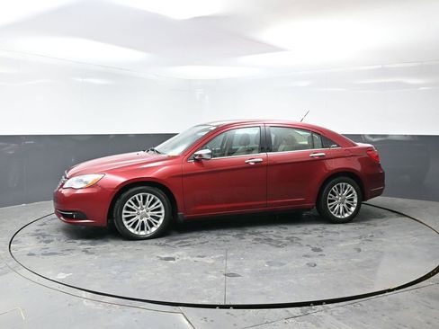 Used 2013 Chrysler 200 Limited image 8