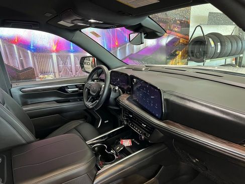 Used 2025 Chevrolet Tahoe Z71 w/ Comfort Package image 15