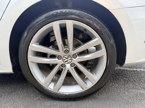 Used 2017 Volkswagen Passat 1.8T R-Line FWD image 10