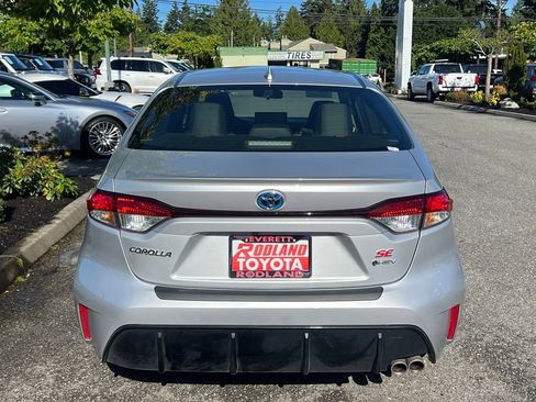 Certified 2025 Toyota Corolla SE w/ SE Premium Package AWD/4WD image 7