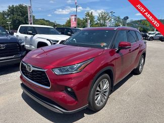 Used 2025 Toyota Highlander Platinum AWD/4WD video 1