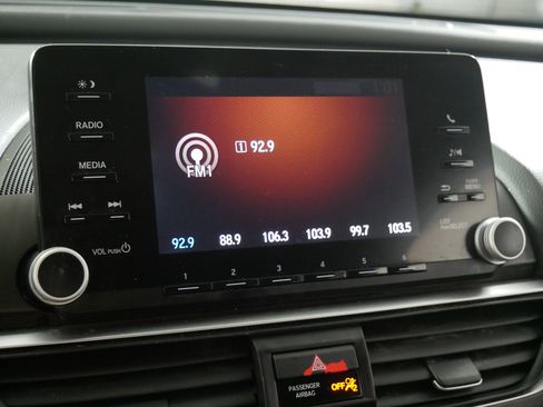 Used 2018 Honda Accord LX image 22