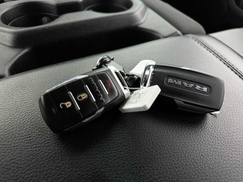 Used 2024 RAM 1500 Big Horn RWD image 31