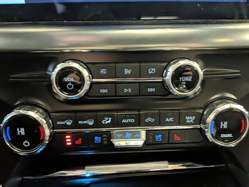 Used 2021 Ford F150 Lariat image 22