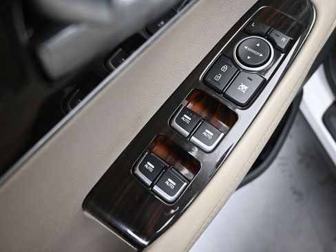 Used 2020 Kia Sorento EX AWD/4WD image 13