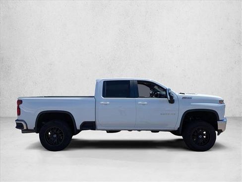 Used 2020 Chevrolet Silverado 2500 LT w/ Convenience Package AWD/4WD image 4