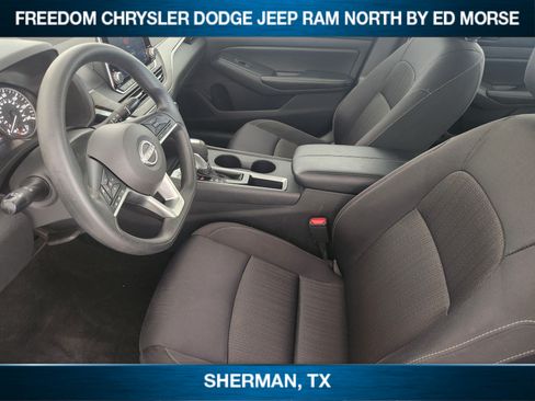 Used 2025 Nissan Altima 2.5 SV FWD image 8