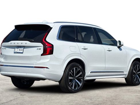 Used 2026 Volvo XC90 B5 Core w/ Protection Package AWD/4WD image 3