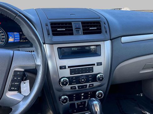 Used 2010 Ford Fusion Hybrid FWD image 6