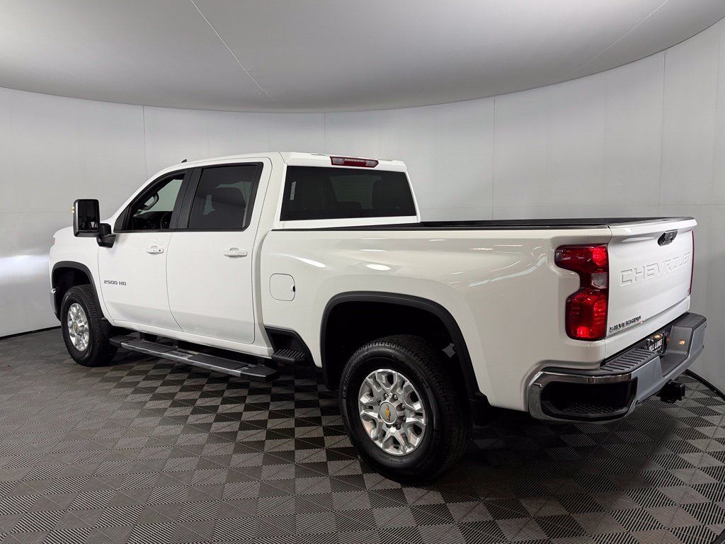 Used 2026 Chevrolet Silverado 2500 LT AWD/4WD image 10