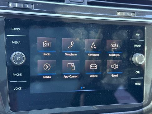 Used 2024 Volkswagen Tiguan SE R-Line AWD/4WD image 24