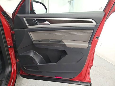 Used 2022 Volkswagen Atlas SE image 36