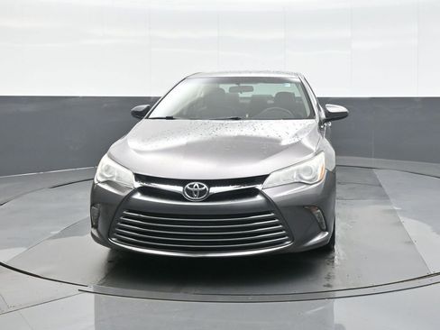 Used 2016 Toyota Camry XLE image 2