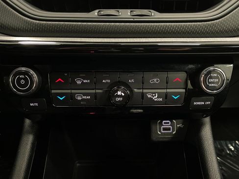 Used 2025 Jeep Compass Trailhawk w/ Trailer Tow Group image 25