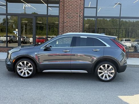 Used 2020 Cadillac XT4 Premium Luxury FWD image 3