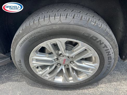 Used 2024 GMC Yukon XL SLE w/ Gmc Pro Safety Plus Package RWD image 18