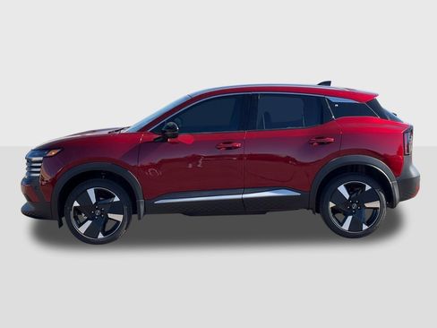 New 2026 Nissan Kicks SR image 2