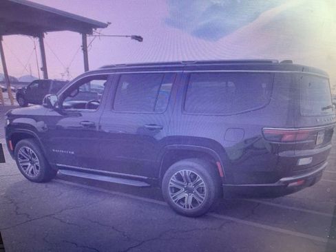 Used 2024 Jeep Wagoneer Series II image 21