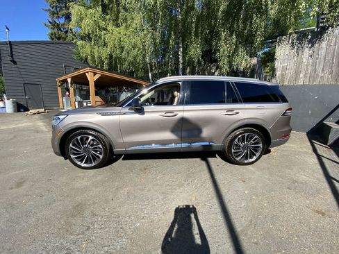 Used 2020 Lincoln Aviator Reserve w/ Equipment Group 202A AWD/4WD image 3