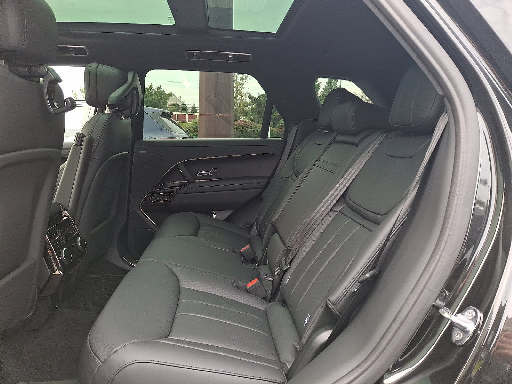 New 2027 Land Rover Range Rover Sport Dynamic SE AWD/4WD image 6