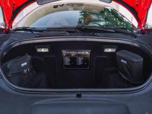 Used 2021 Ferrari F8 Tributo RWD image 58