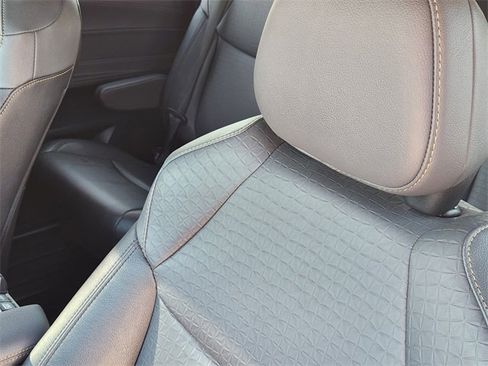 Used 2023 Toyota Sienna XLE Woodland Edition image 24