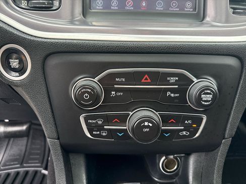 Used 2019 Dodge Charger SXT w/ Blacktop Package RWD image 20