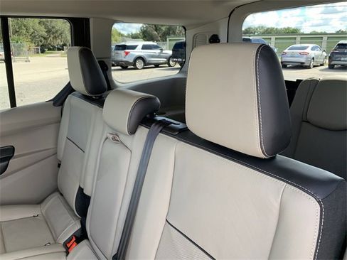 Used 2015 Ford Transit Connect Titanium image 19