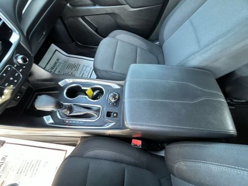 Used 2023 Chevrolet Traverse LT AWD/4WD image 26