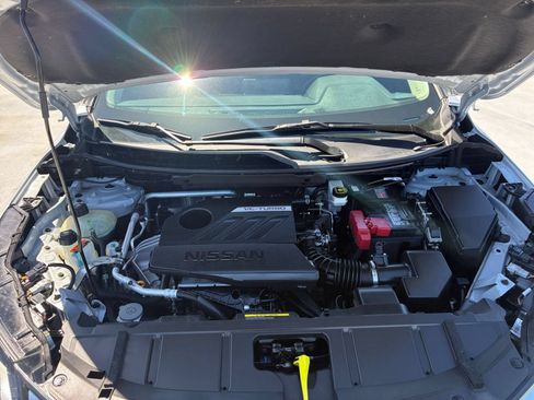 Used 2025 Nissan Rogue SV FWD image 32