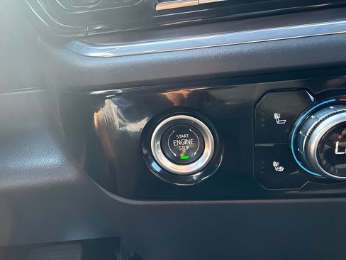 Used 2024 GMC Sierra 1500 SLT AWD/4WD image 18