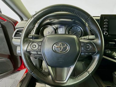 Used 2024 Toyota Camry SE image 13