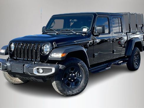 Used 2023 Jeep Gladiator Sport image 3
