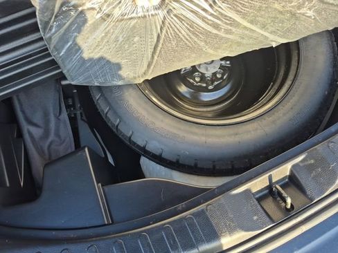 Used 2018 Toyota RAV4 SE w/ Power Extra Value Package image 30